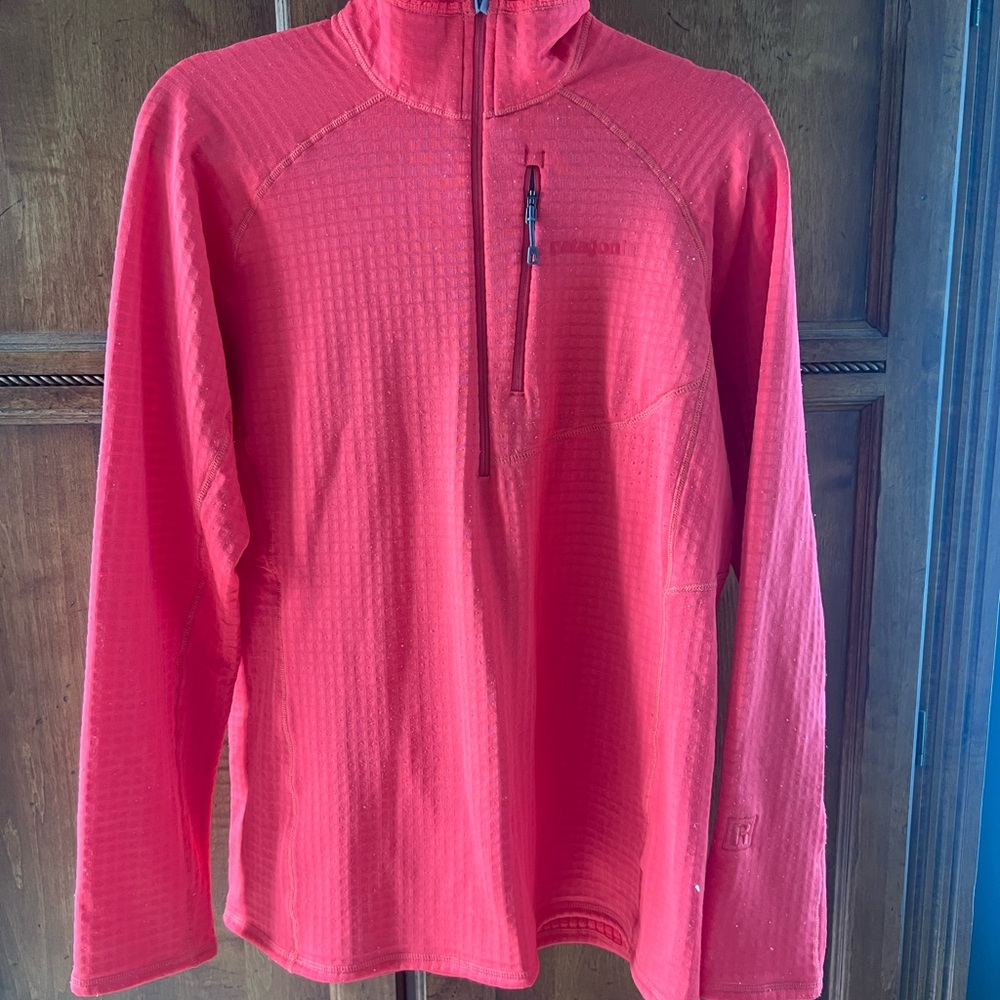Patagonia Women’s R1 tomato red  1/4 zip